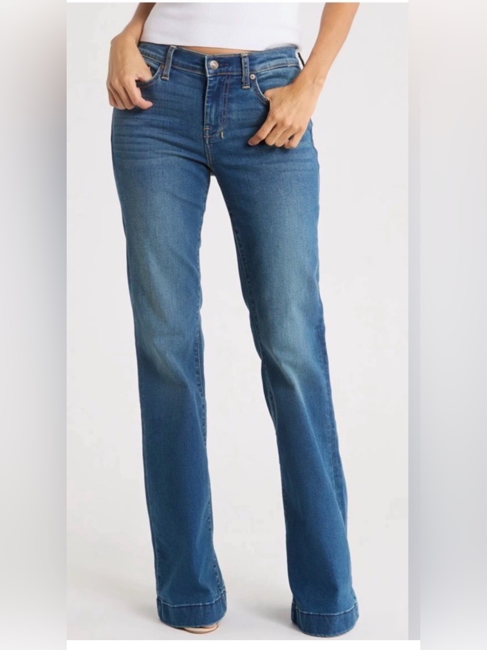 NWT 7 For All Mankind Dojo Flare Jeans in Authentic Blue
Malmo size 26 $238